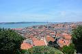 ... einen wunderbaren Blick über Lissabon und den Tejo.